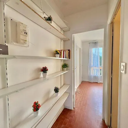 T2 Avec Balcon, Arboree, Parking 아파트