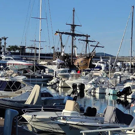 T2 Avec Balcon, Arboree, Parking *